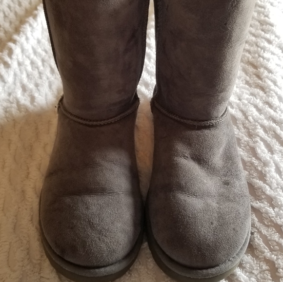 UGG Shoes - UGG classic short boots